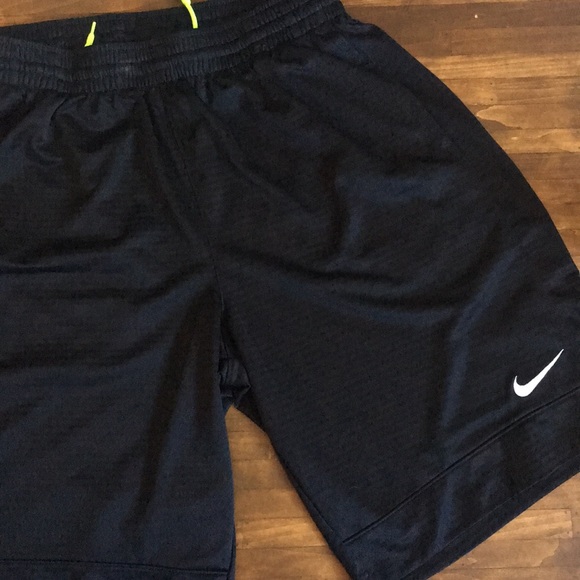 nike sports shorts mens